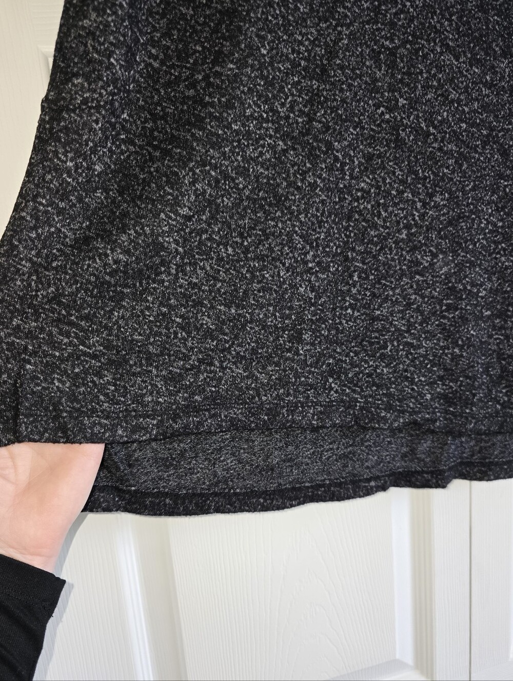 Abound Charcoal V-Neck Short Sleeve Top Small Medium - Picture 5 of 7